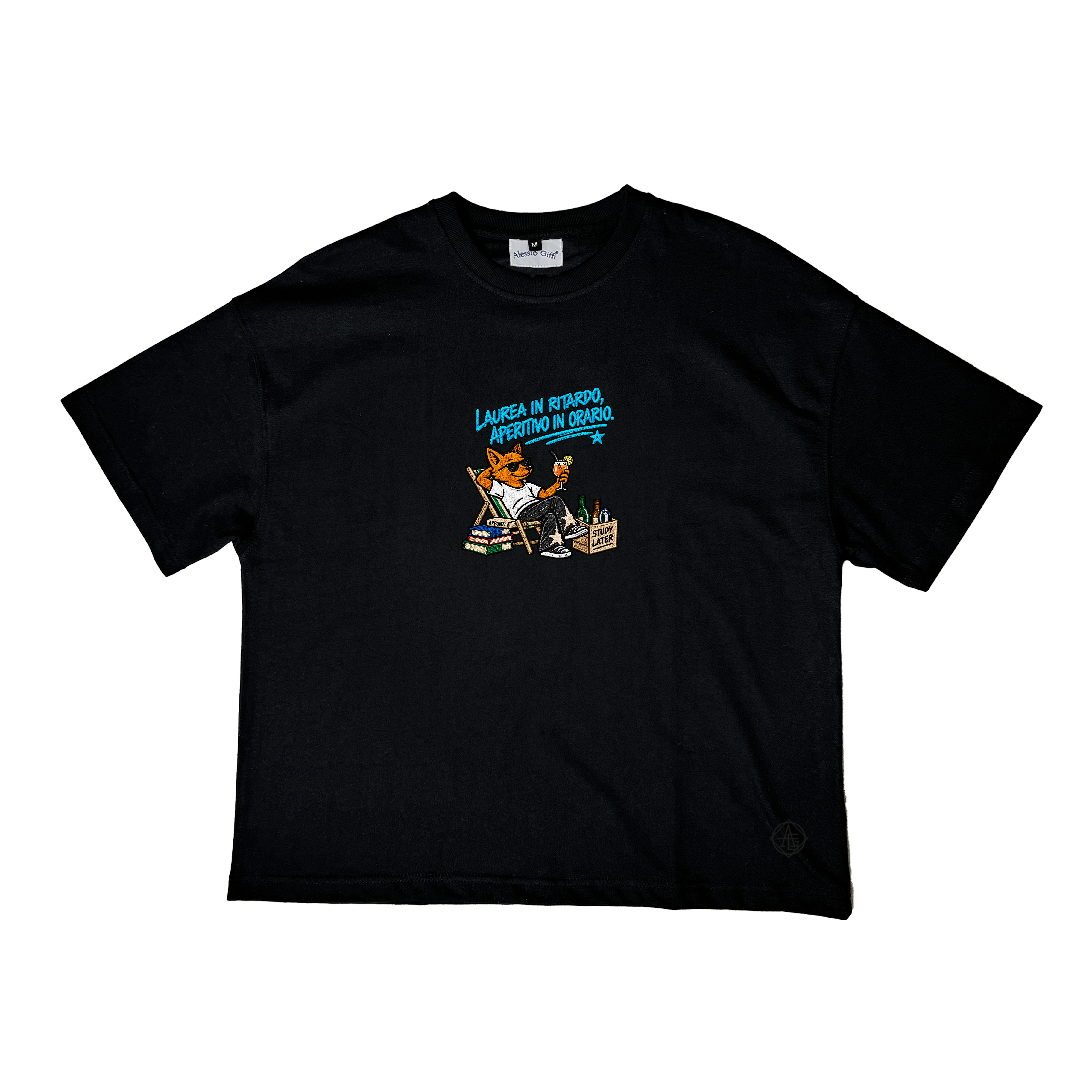 "LAUREA IN RITARDO, APERITIVO IN ORARIO.” - LIMITED T-shirt nera